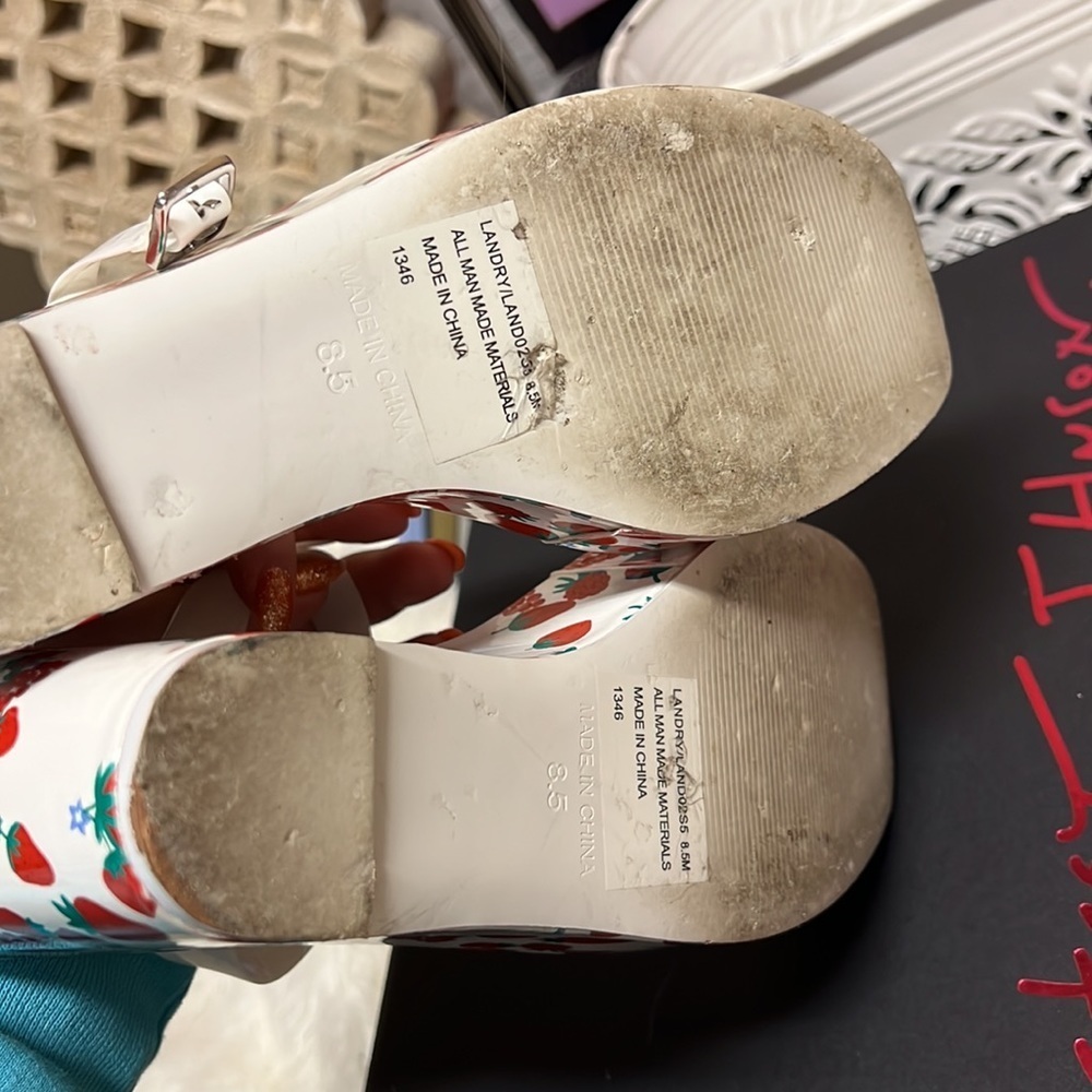 Betsey Johnson Landry Berry Wedge Sandal Size 8.5 - Picture 6 of 7